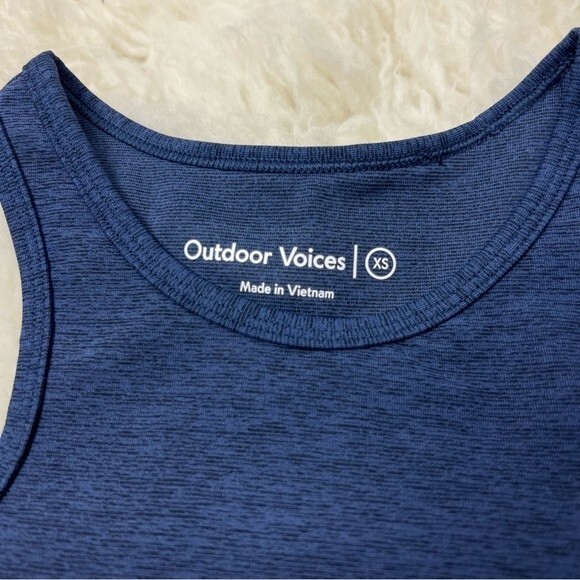 Outdoor Voices Athena Crop in Deep Sea - Picture 3 of 9